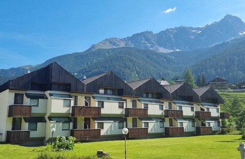 Savognin Apartment | 1 room apartment for 1-3 people with a beautiful view of Piz Mitgel