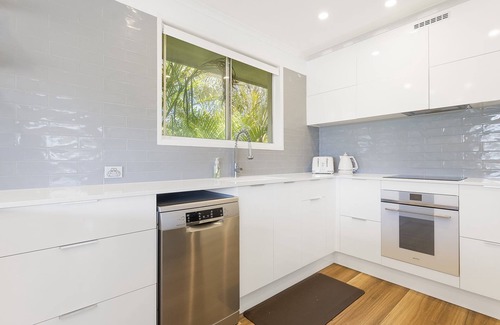 Battery Hill House | 1 Rowell Street Battery Hill QLD