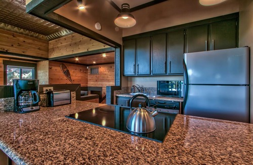 Tahoe Village Condo | #1 SKIERS CHOICE! WALK TO CHAIRLIFT! SLEEPS 6, COZY AND CLEAN, VIEWS!