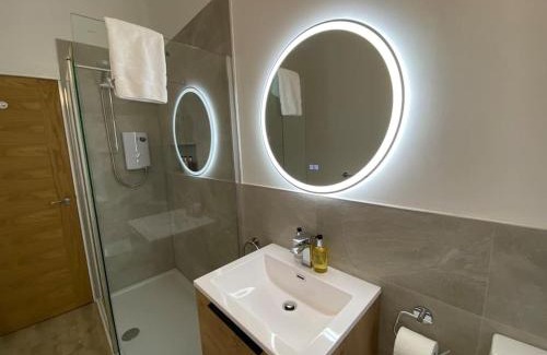 Paisley Apartment | 1 Smithhills Sleeps 5 Central and Spacious