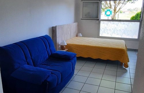 Jaunay-Clan Apartment | 1-star studio near futuroscope and aquascope