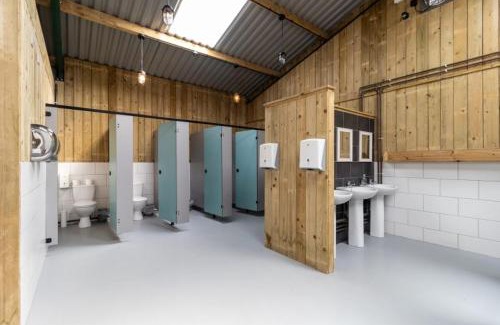 Yarmouth Ski Chalet | 1 Swallows Nest, Camp Tapnell