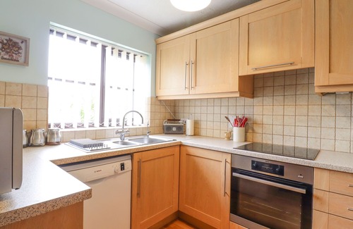 Old Newton House | 1 THE GARDENS, pet friendly, with a garden in Haughley