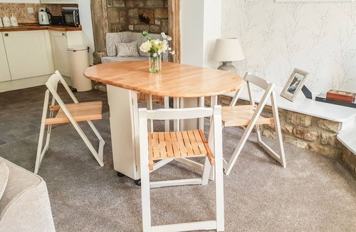 Barnard Castle Cottage | 1 THE RIVERSIDE, pet friendly in Barnard Castle
