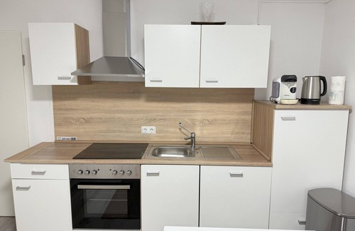 Herne Apartment | #1 Top room: central & comfortable, shared bathroom