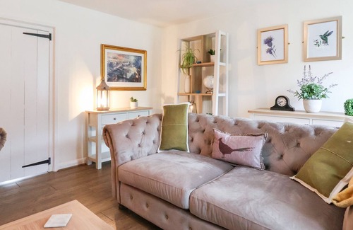 Llanfair-Dyffryn-Clwyd Cottage | 1 TY CAPEL, pet friendly, character holiday cottage in Pwllglas