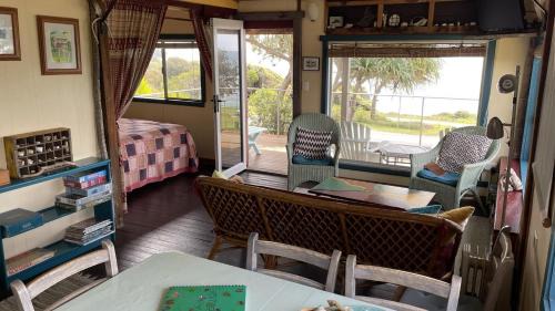 Minnie Water House | 1 Waratah - Delightful Cottage Getaway