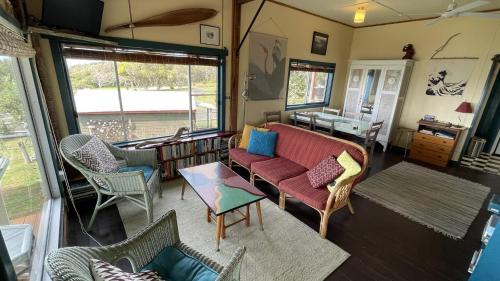 Minnie Water House | 1 Waratah - Delightful Cottage Getaway