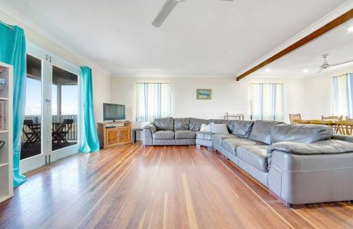 Emu Park House | 1 Wood Street, Emu Park (Star of the Sea)
