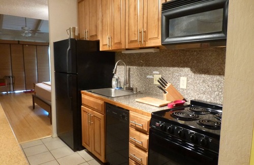 Kihei Condo | 10% 7 Day Discount! Kihei Studio - Split AC, Clean, Free WiFi, Turtles!
