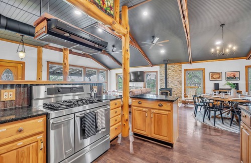 Dripping Springs House | 10-acre Family-Friendly Retreat with Pool