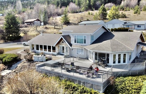 Central Okanagan House | 10 Acre Luxury Rosehill Estate:Heated Indoor Pool/Sauna/Hottub/Lakeview