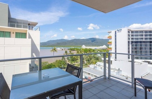 Cairns Central Business District Apartment | '10-B' Cairns Harbour Apartment ~ 2BR 2Bth Pool Gym Wifi