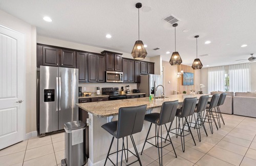 West Kissimmee House | 10 bd Pool Home, spa, movie & game room (2302)