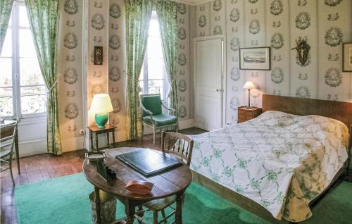 Allonne House | 10 Bedroom Cozy Home In Allonne