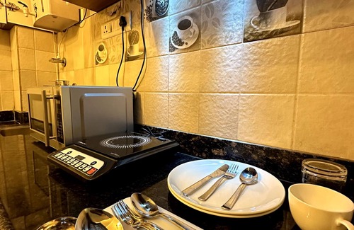 Gurugram Hotel | 10-bedroom hotel in enjoyable Gurugram with AC, WiFi