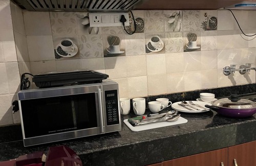 Gurugram Hotel | 10-bedroom hotel in enjoyable Gurugram with AC, WiFi