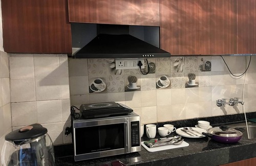 Gurugram Hotel | 10-bedroom hotel in enjoyable Gurugram with AC, WiFi