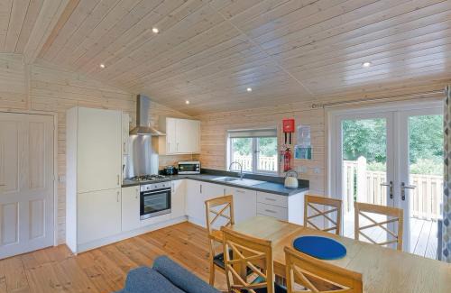 Saddleworth House | 10 Chew Valley Lodge