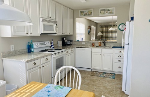 Ocean View Condo | 10% Discount on week long stays starting 8/23 - Come enjoy "Locals Summer"!
