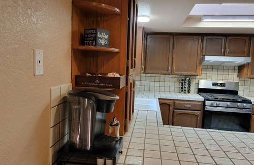 Sierra Vista House | 10 guests- pet friendly
