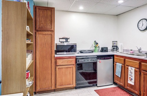 Anderson Township Apartment | 10 Mi to Dtwn: Cozy Couple's Getaway in Cincinnati