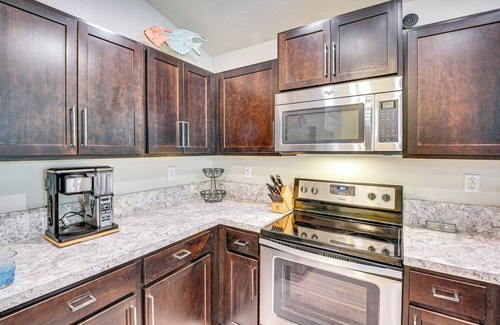 Ormond Beach House | 10 Mi to Ocean: Home w/Lanai in Ormond Beach!