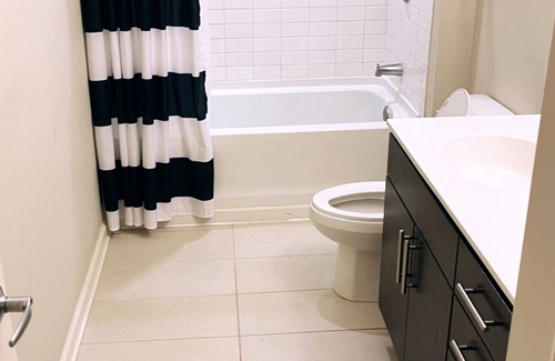 College Park Apartment | 10 min away from airport.