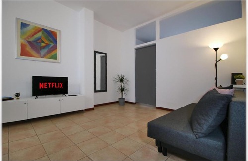 Millefonti Apartment | [10 min metro] Palavela Suite