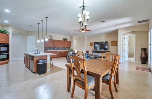 Mesa House | 10 min to Bell Bank Park, 5 min to Eastmark, Hiking, and Activities!