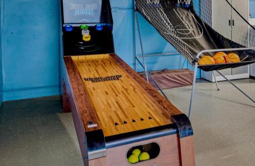 Pembroke Pines House | 10 Min To Hard Rock Stadium Pool, Game Room, Bbq