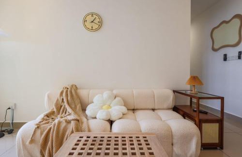 Taman Pertama Apartment | 10 min to Sunway Velocity By Nexx Field