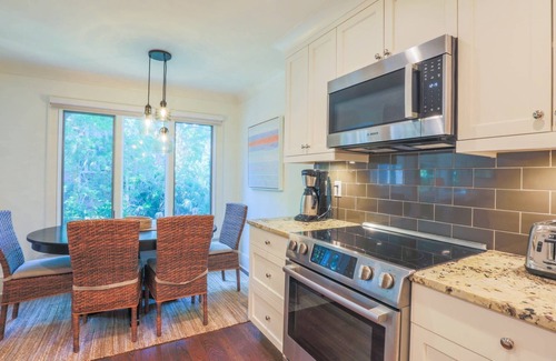 Kiawah Island Condo | 10 Min Walk To Beach Dog Friendly Renovated Villa With Custom, High End Finishes & Lagoon Views