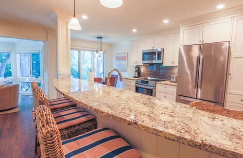 Kiawah Island Condo | 10 Min Walk To Beach Dog Friendly Renovated Villa With Custom, High End Finishes & Lagoon Views