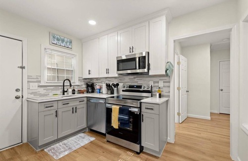 Jefferson Park House | 10 Mins From Downtown ATL and 8 Mins From Airport!