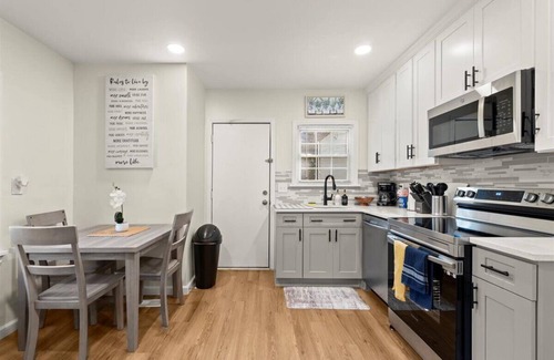 Jefferson Park House | 10 Mins From Downtown ATL and 8 Mins From Airport!
