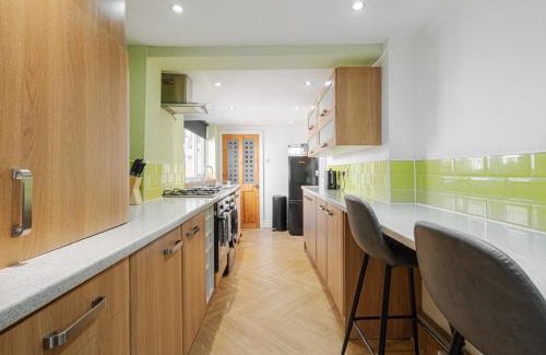Liverpool House | 10 Mins To Crosby Beach Ensuite Wc Parking