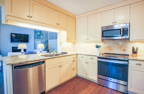 West Beach House | 10 Minute Walk to Beach! Two Master Suites, Bunk Bedroom, Den with Pool Table, Expansive Back Porch