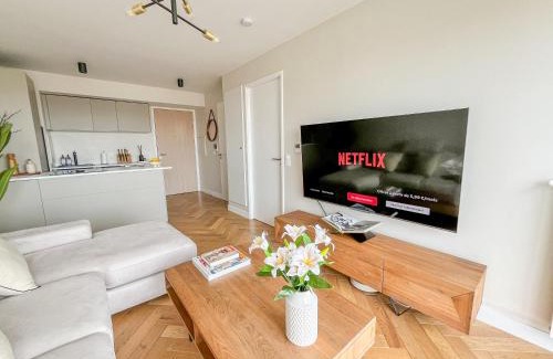 Quartier de Becon Apartment | 10 Minutes From Paris - Stunning Views - Scandi Zen Paris
