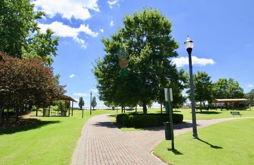Church Street House | 10 minutes from Airport! 15 mins from Downtown Atlanta and major attractions.