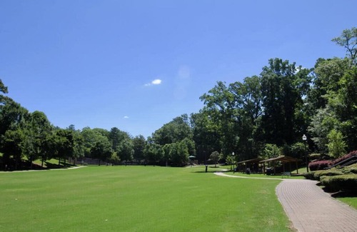 Church Street House | 10 minutes from Airport! 15 mins from Downtown Atlanta and major attractions.