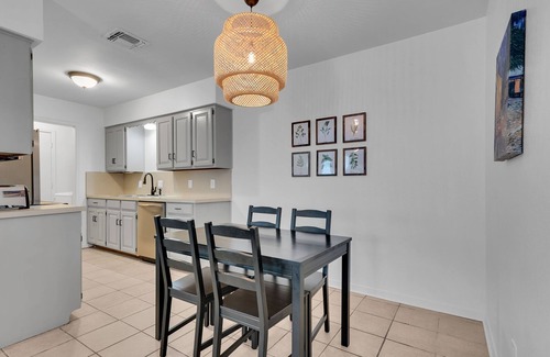 Fort Worth House | 10 minutes from the Stockyards! Remodeled home close to all Fort Worth offers!