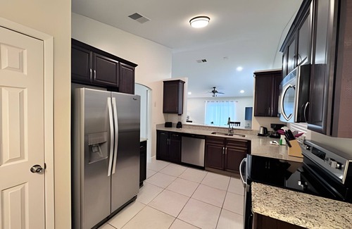 Indian Wells House | 10 Minutes to Disney! Pool Hom, Large Backyard