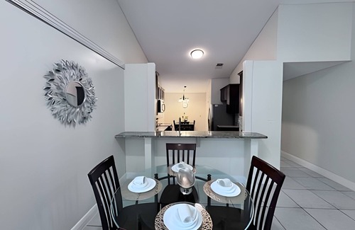 Indian Wells House | 10 Minutes to Disney! Pool Hom, Large Backyard