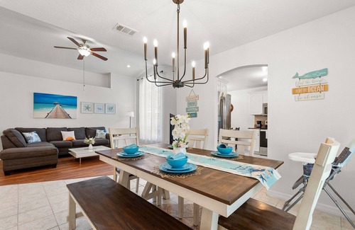 Indian Wells House | 10 Minutes to Disney! Villa with Pool & Game Room