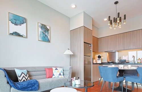 Kuala Lumpur Apartment | 10 minutes to Midvalley! 4 pax 2 bedrooms apartment with shopping mall below