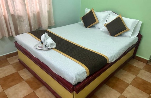 Kodaikanal Bed & Breakfast | 10 minutes to the lake! Family Sized with Bed Room