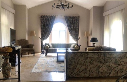 Ula Villa | 10 Minutes to Beach/ Kitebeach/ River Private Pool and Garden