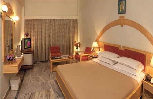 Madurai Main Hotel | 10 minutes walk to Madurai City Junction