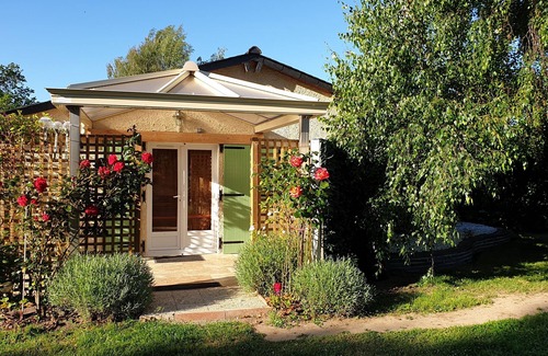 Loire-Authion House | 10 mn from Angers quiet independant maisonnette garden chateaux de la loire
